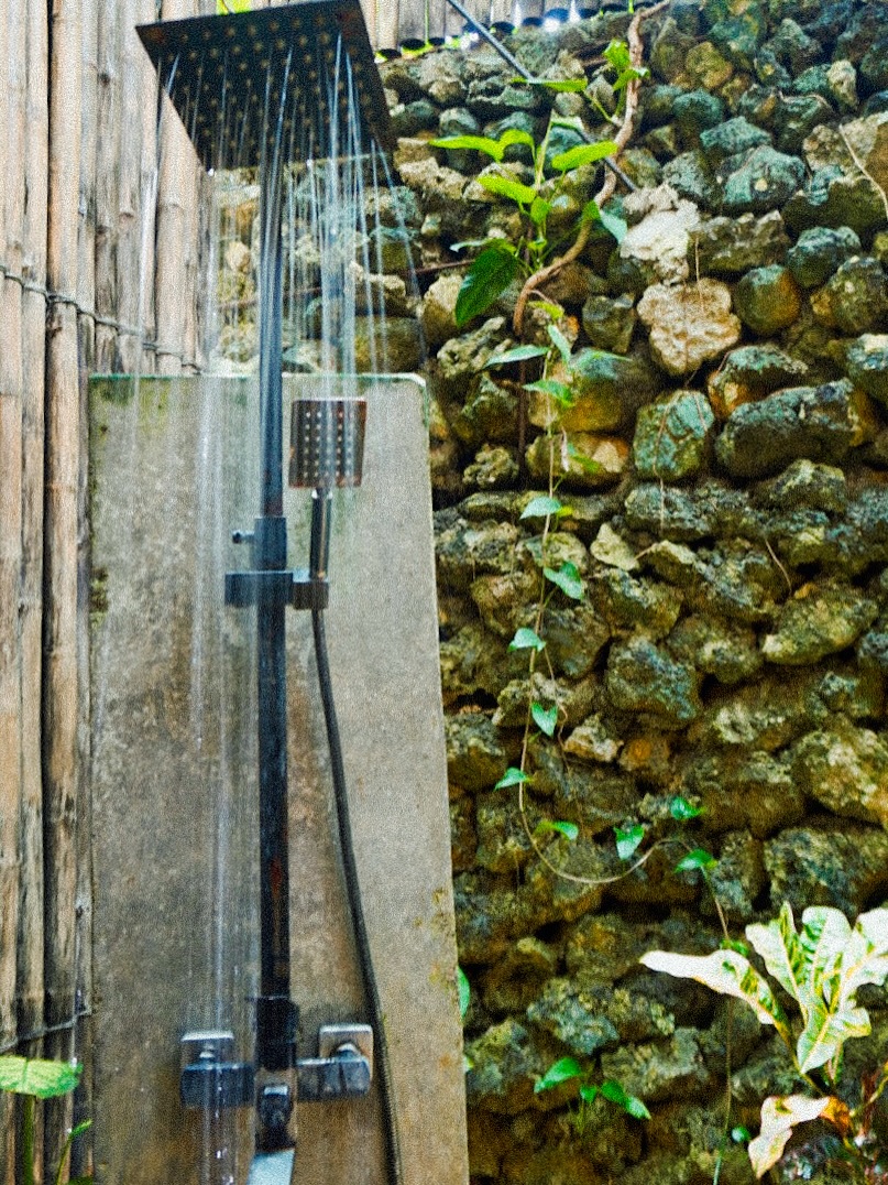 Outdoor & Amenities